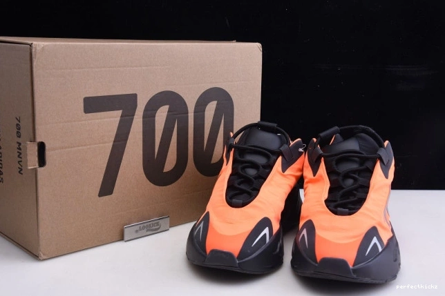 700 Boost FV3258 Orange Yeezy MNVN Adidas 0712